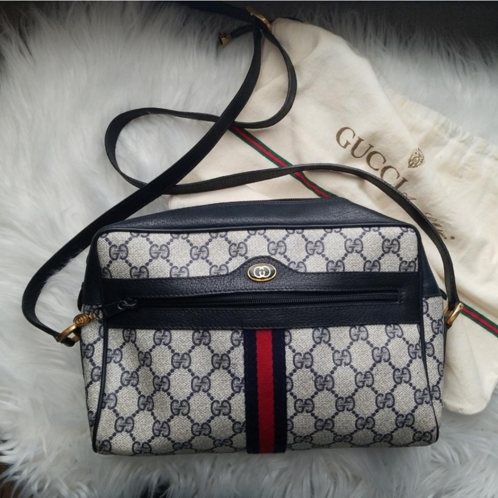 Authentic Vintage Gucci Camera Shoulder Bag - Picture 2 of 12